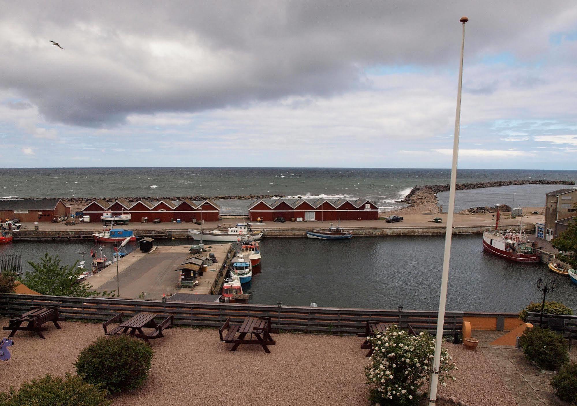 Hotel Kysten Hasle Kültér fotó